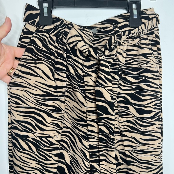 One by Chapter One Elastic Waist Dress Pants Size Small - Picture 3 of 6